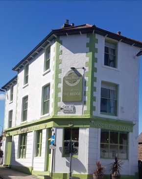 Гостиница Johnny Dough's Conwy with Rooms  Конвай